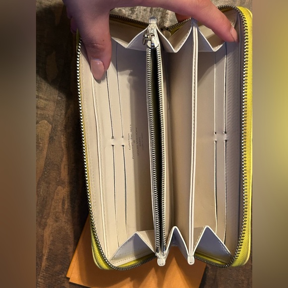 Louis Vuitton Damier Facette Patent Zippy Wallet - Picture 4 of 9